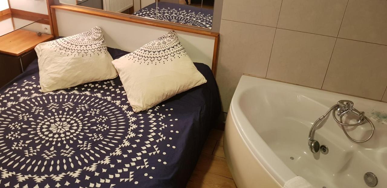 Hotel Eco Logis Espace Bellevue Séméac Zewnętrze zdjęcie