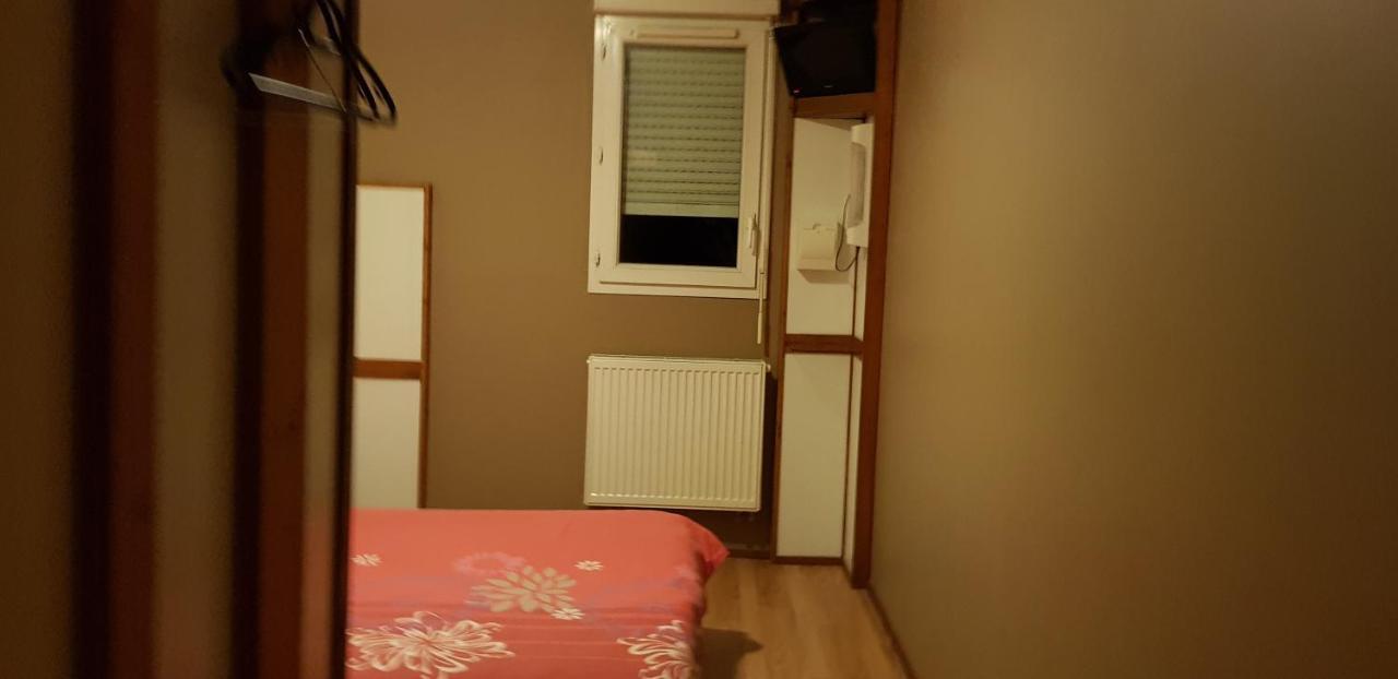 Hotel Eco Logis Espace Bellevue Séméac Zewnętrze zdjęcie