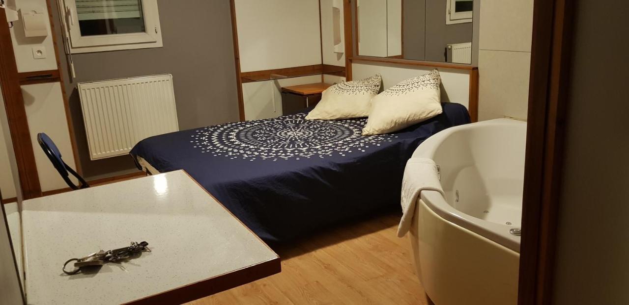 Hotel Eco Logis Espace Bellevue Séméac Zewnętrze zdjęcie